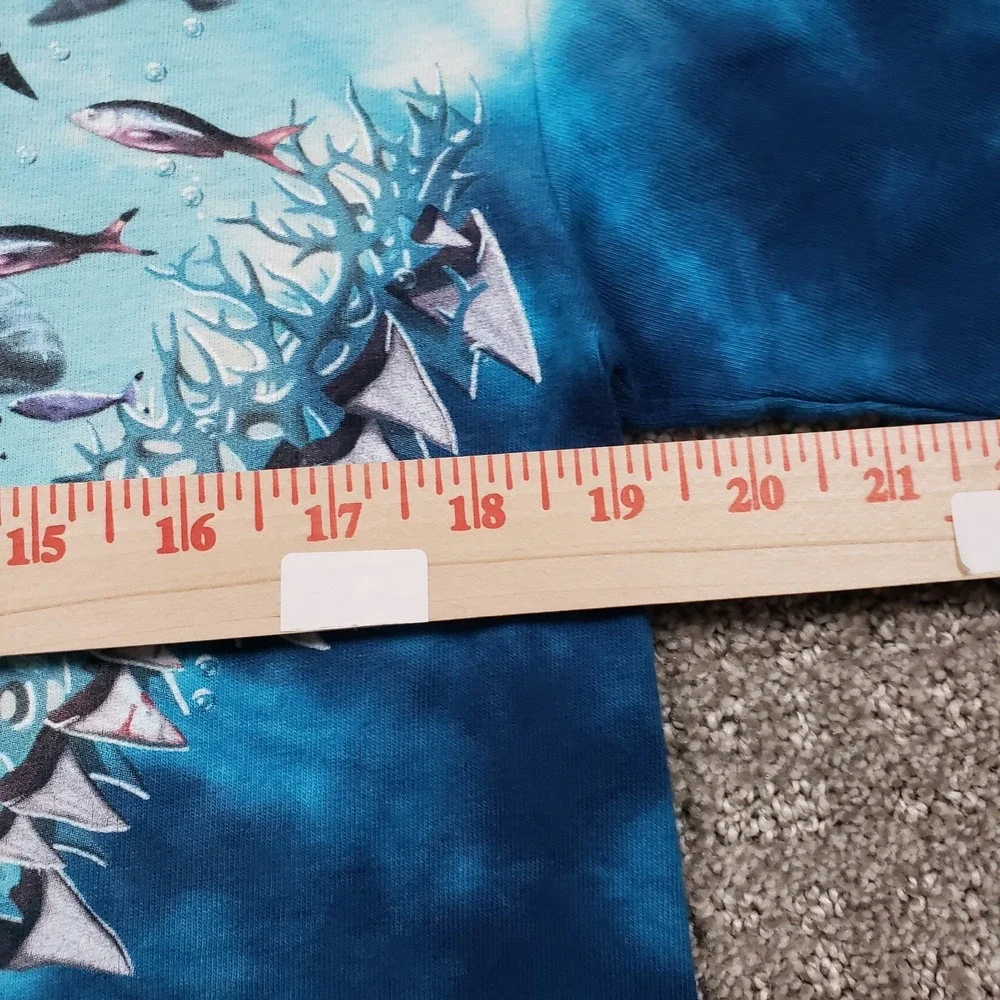 Vintage Liquid Blue T-Shirt Mens Medium Great White Sharks Tie Dye 1997 90s Y2k
